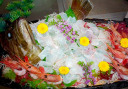 駿河湾の天然アイナメの大皿盛15,000円より時価にてお受けいたします。